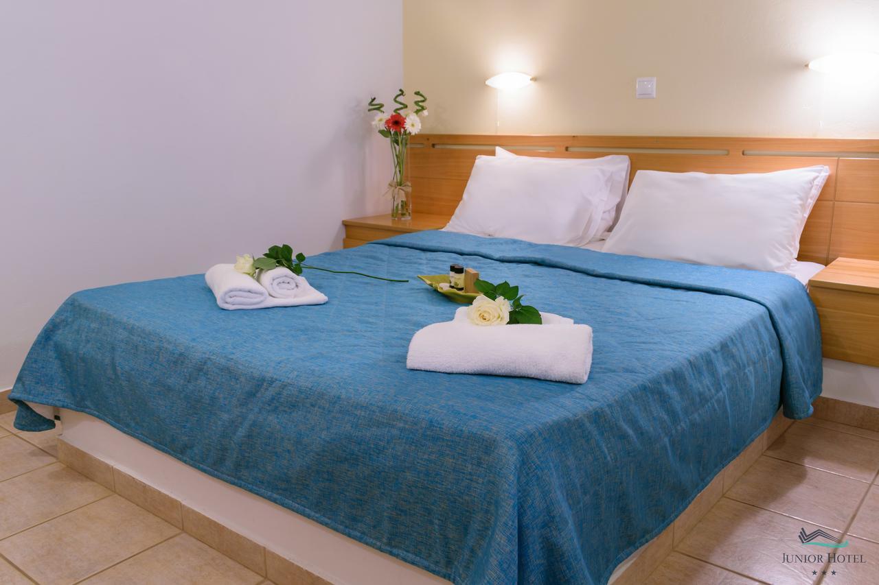 איריה Junior Hotel מראה חיצוני תמונה