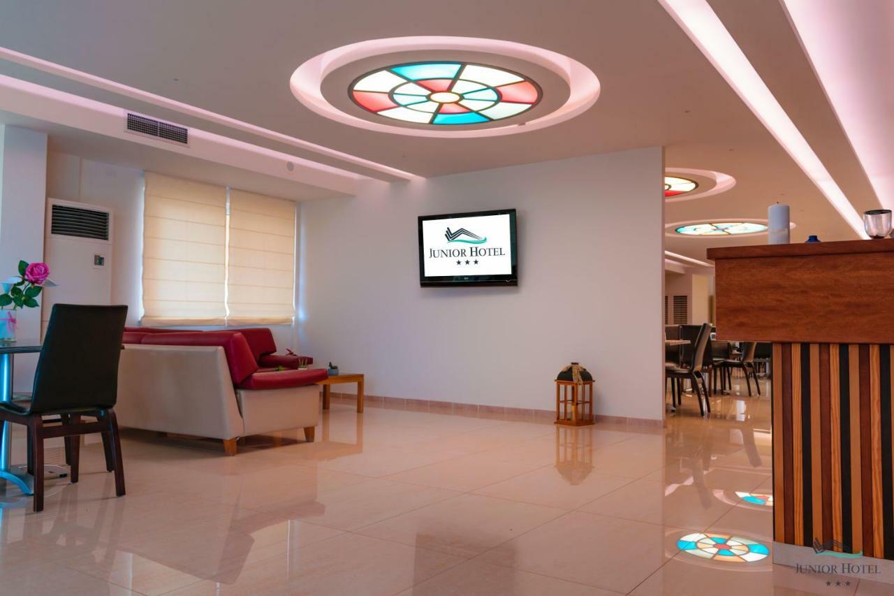 איריה Junior Hotel מראה חיצוני תמונה